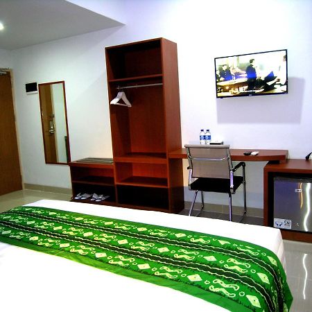 Hotel Delima Banjarmasin  Exterior photo