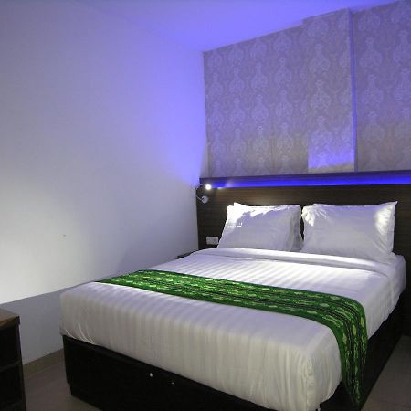 Hotel Delima Banjarmasin  Exterior photo