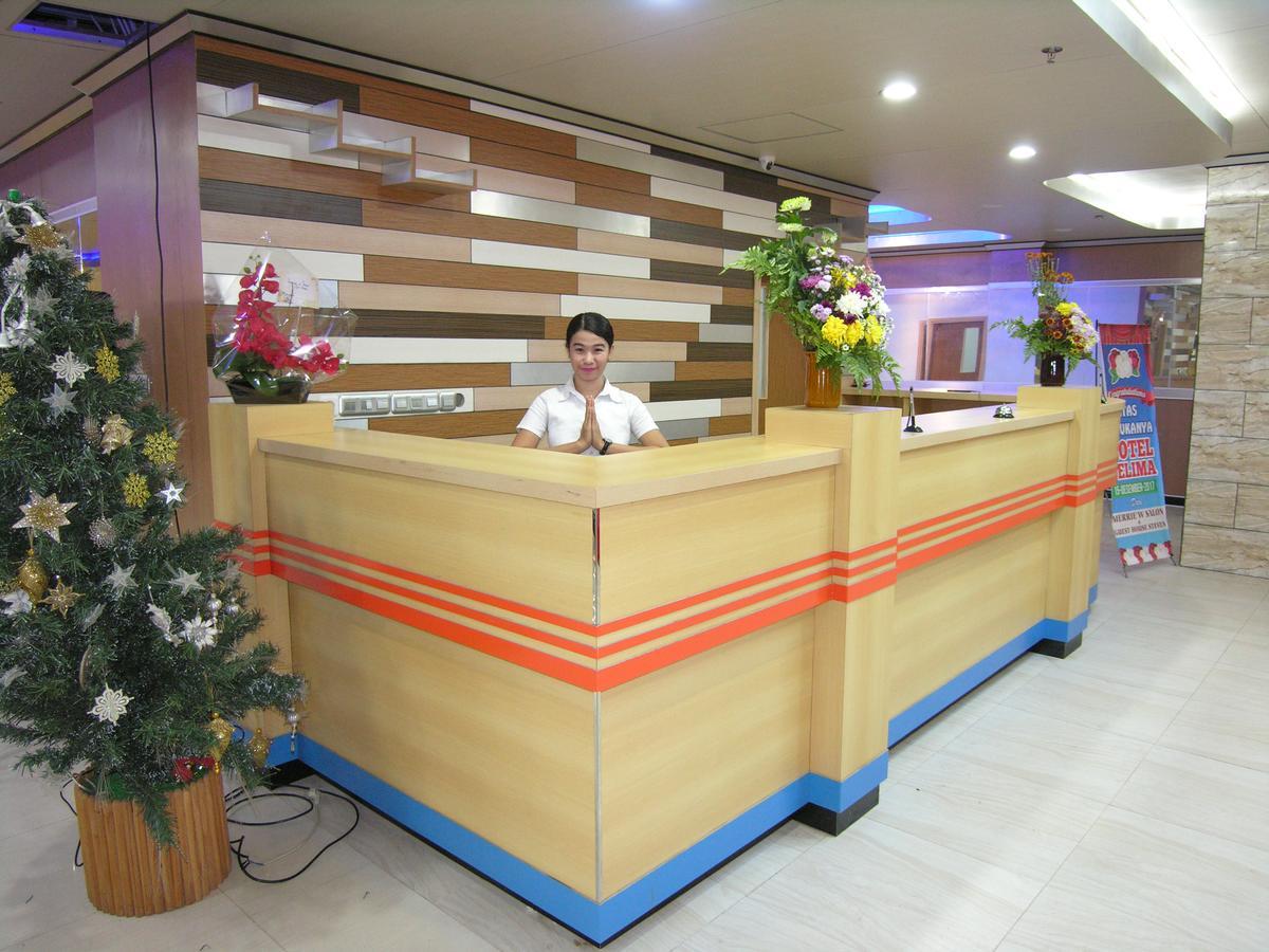Hotel Delima Banjarmasin  Exterior photo