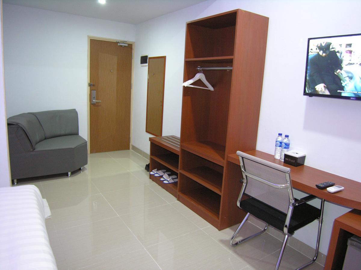 Hotel Delima Banjarmasin  Exterior photo